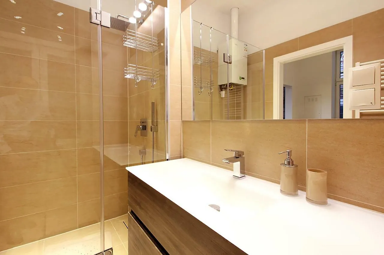 Lana Appartements Vienna 0*,