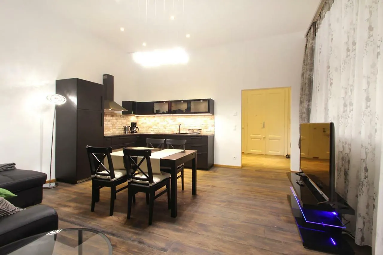 Lana Appartements Vienna Apartment